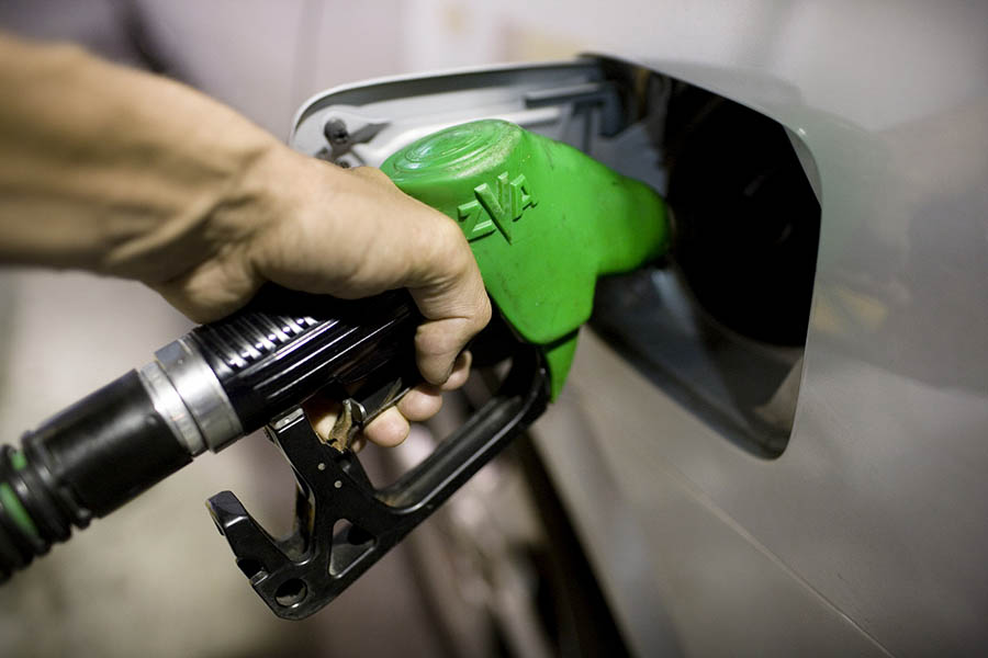 Ha a benzinkutak emiatt árat emelnek, akkor nem lesz sokáig már olcsó az üzemanyag