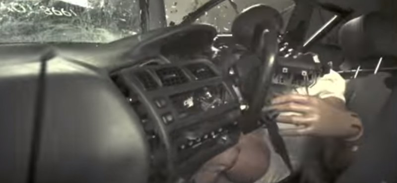 Ha ezt a videót megnézed, nem ülsz többet légzsák nélküli autóba