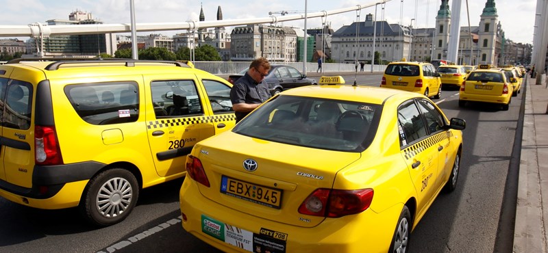 Lesz most pár ezer eladó taxi az országban