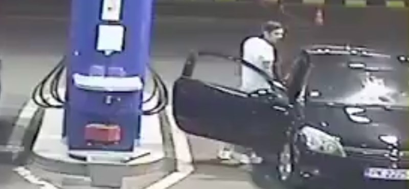 Benzinkúton cigarettázott a fiatal autós, csúnyán ráfázott – videó