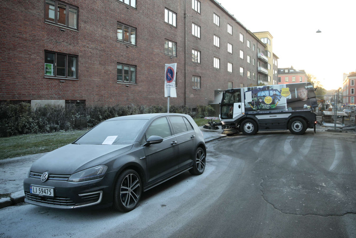 22 kocsit nyomott telibe poroltóval egy pár Oslóban