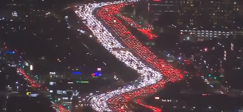 Minden közlekedési dugók ősanyját hozták össze Los Angelesben