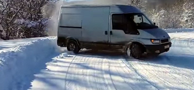 VIDEÓ: A havat sem utálja minden autós: szép és rettenetes driftek