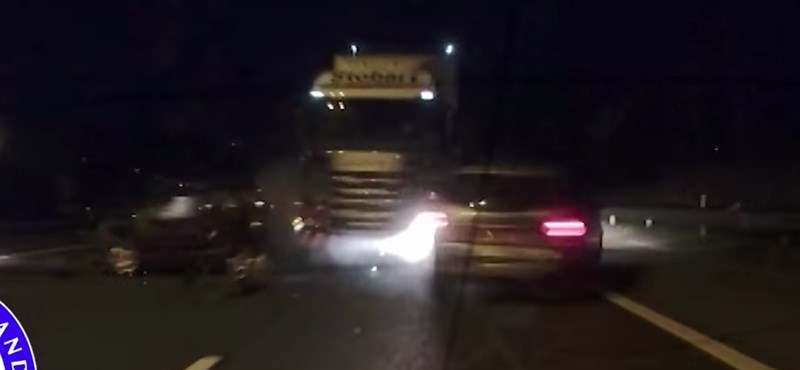 VIDEÓ: Elaludt a kamionsofőr, 70 km/h-val rohant bele az előtte álló autókba
