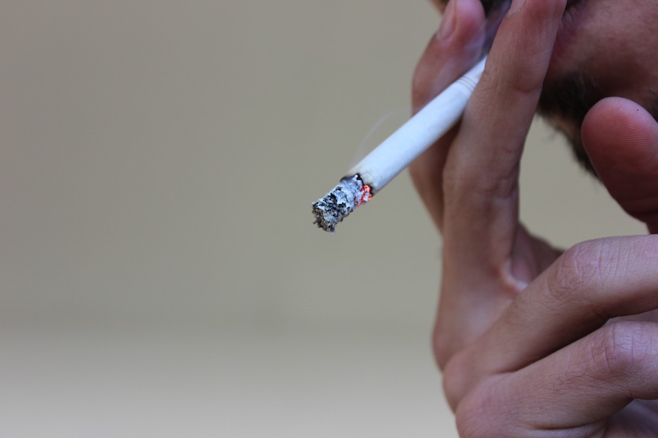 dohányzásellenes kormány megkönnyebbülés a dohányzásról való leszokáshoz