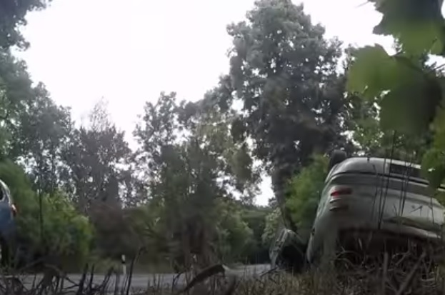Videó- Megrendezett a rendőrség egy súlyos balesetet. A sofőrök reakciója megdöbbentő