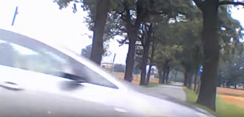 Videó – Ilyen, amikor vezetés közben megérint a halál szele