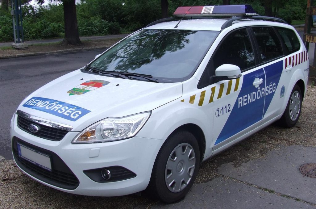 Rendőri felvezetéssel jutott kórházba egy kismama