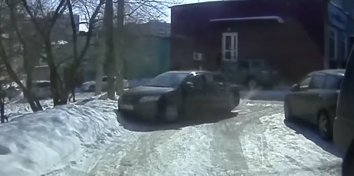 Videó – Tél van, ez a tudás jól jöhet a parkolásnál
