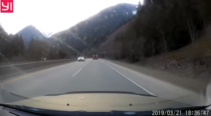 Videó – Ellopott egy Bentley-t, majd felhajtott az autópályára szembe a forgalommal