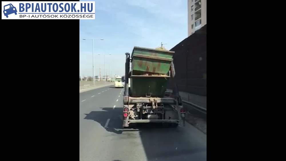 VIDEÓ: Hullik, potyog és életveszélyes. Olvasónk is teherautózik, de nem érti…