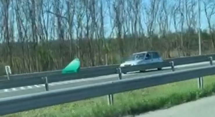 Videó – M3-as autópályán tolatott egy autós, mert meggondolta magát