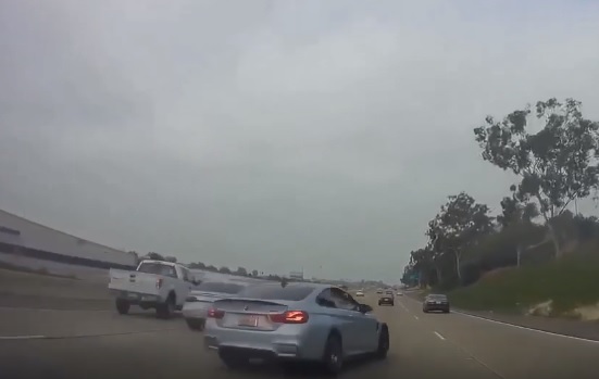 Videó – Autópályán versenyzett a két autós- Csúnya vége lett