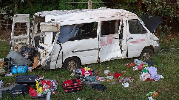 Fotók – Súlyos baleset volt az M5-ösön: 10 embert szállítottak kórházba