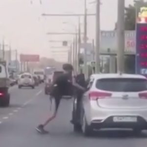 Videó – Fellökte az autós a bringást, ami ezután jött azt nem tette zsebre