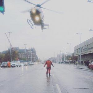 Tragikus hír: Meghalt a 3 éves kislány, akivel mentőhelikopter szállt le az Üllői úton