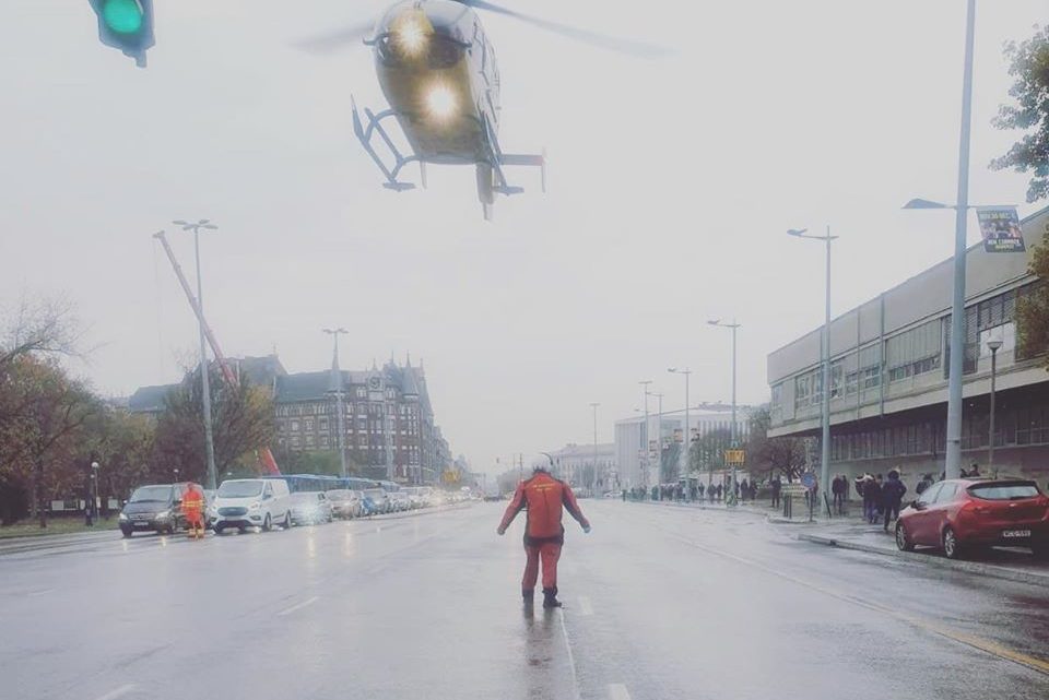 Tragikus hír: Meghalt a 3 éves kislány, akivel mentőhelikopter szállt le az Üllői úton Tragikus hír: Meghalt a 3 éves kislány, akivel mentőhelikopter szállt le az Üllői úton