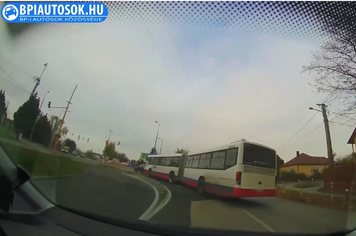 VIDEÓ: A novemberi tahósági versenyen ez a buszsofőr biztosan elindult