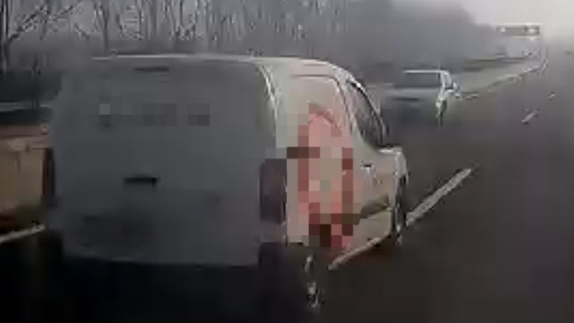 VIDEÓ: Az M2-esen hajtott szembe a forgalommal, kb. 1 órája. Centiken múlt a tragédia VIDEÓ: Az M2-esen hajtott szembe a forgalommal, kb. 1 órája. Centiken múlt a tragédia