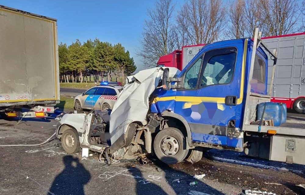 Ismét vétlen ember vesztette életét egy szörnyű balesetben az M1-esen Ismét vétlen ember vesztette életét egy szörnyű balesetben az M1-esen