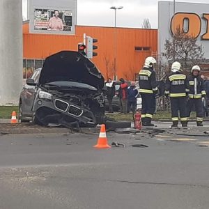 FOTÓK: Csúnyán összeütközött két autó Nyíregyháza belvárosában