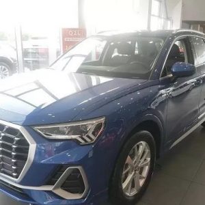 Fotók – 10 autót karcolt össze egy 3 éves kisgyerek az Audi szalonban