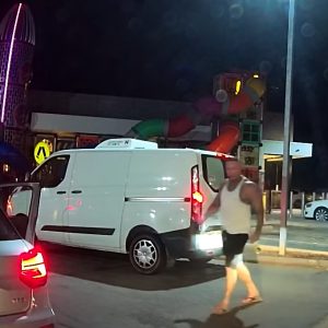 VIDEÓ: Rosszul járt a BMW-s, amiért rádudált az audis barátnőjére