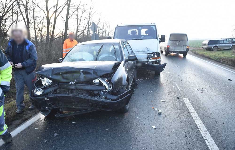 Fotók: Elképesztő balesetsorozat egy vadgázolás után Fotók: Elképesztő balesetsorozat egy vadgázolás után