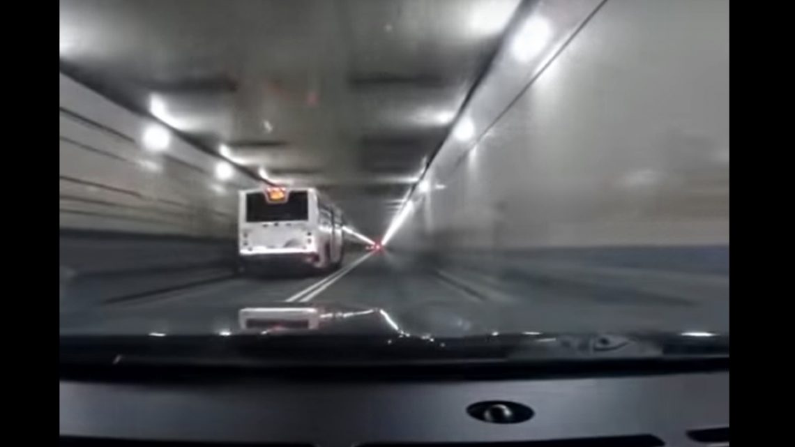 VIDEÓ: A New York-i Lincoln alagút, apa és fia gyorsulási verseny közúton, és az eredmény VIDEÓ: A New York-i Lincoln alagút, apa és fia gyorsulási verseny közúton, és az eredmény