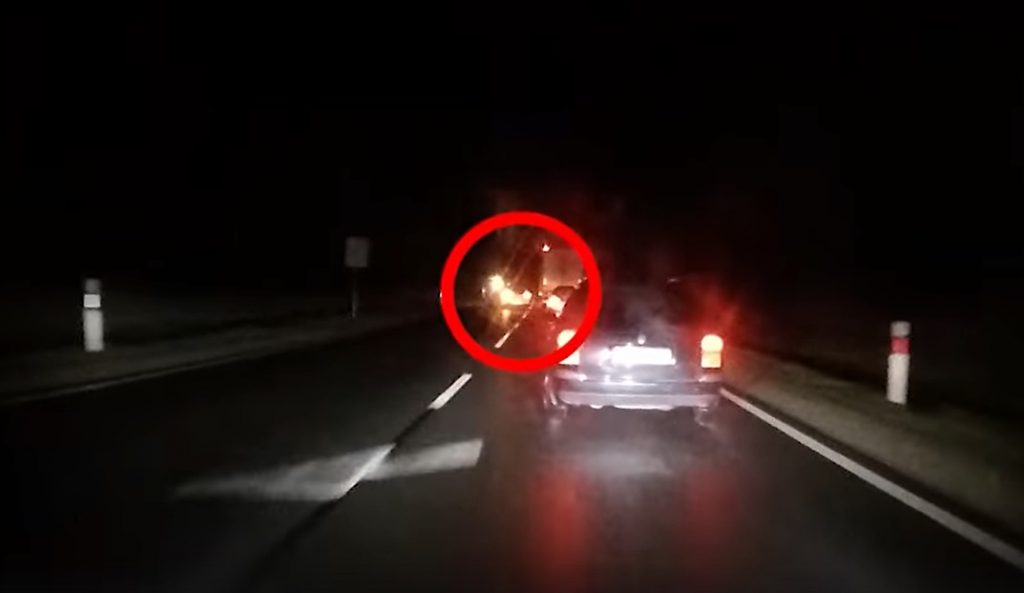 Itt a friss, 4. rendőrségi civil autós, “tahó vadászó” videó Itt a friss, 4. rendőrségi civil autós, “tahó vadászó” videó