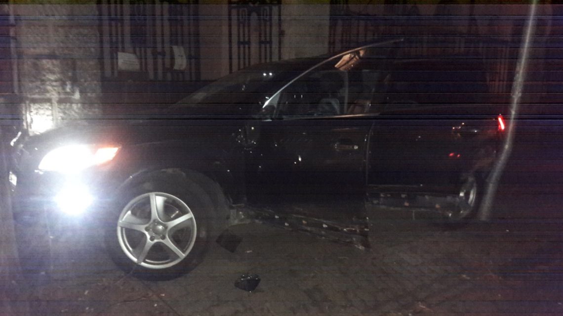 VIDEÓ: Lezúzta az Audit a járdán, majd tárva nyitva, járó motorral otthagyta azt egy férfi Budapesten VIDEÓ: Lezúzta az Audit a járdán, majd tárva nyitva, járó motorral otthagyta azt egy férfi Budapesten