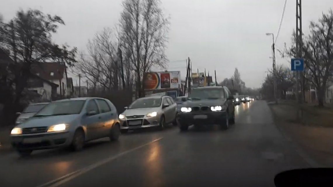 VIDEÓ: Menekülj, ha megindul az X5-ös. A Méta utcán nyerte meg valaki a januári tahóságversenyt ma VIDEÓ: Menekülj, ha megindul az X5-ös. A Méta utcán nyerte meg valaki a januári tahóságversenyt ma