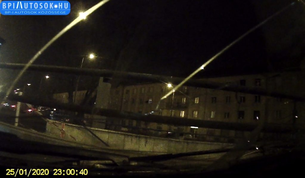 VIDEÓ: Olvasónk a tegnapi, saját belesetével hívja fel a figyelmet a csúszós utakra VIDEÓ: Olvasónk a tegnapi, saját belesetével hívja fel a figyelmet a csúszós utakra