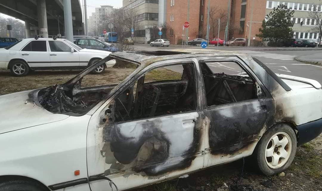 FOTÓK: Teljesen kiégett tegnap egy autó a 20. kerületben FOTÓK: Teljesen kiégett tegnap egy autó a 20. kerületben
