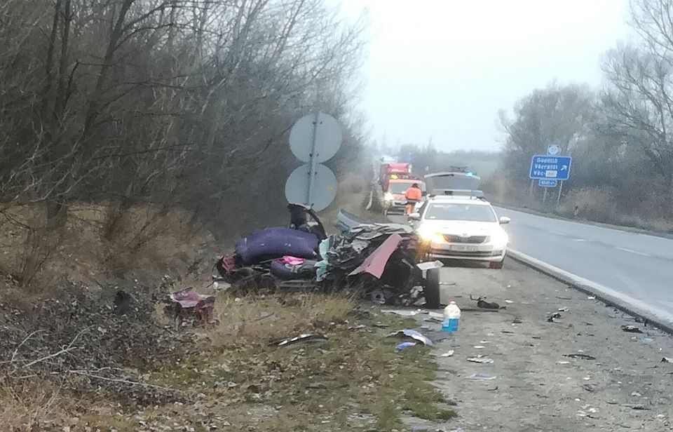 FOTÓK: Durva baleset történt az M2-es autóúton
