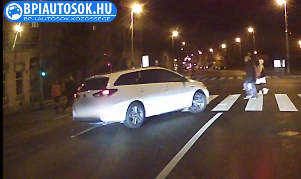 VIDEÓ: Csak egyszer írja meg egy ilyen kommentben, hogy mi ennek az oka… VIDEÓ: Csak egyszer írja meg egy ilyen kommentben, hogy mi ennek az oka…