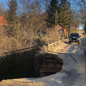 130 éves híd omlott le tegnap Piliscsabán