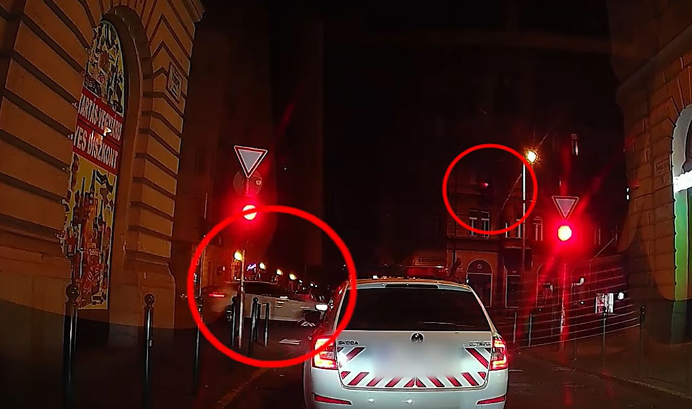 VIDEÓ: Büntetett a karma a körúton. Teli piroson suhant át. Megfogták.