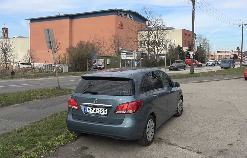 Ugye, hogy van ismerősöd, aki szerint az övet jobb nem bekötni? Ugye, hogy van ismerősöd, aki szerint az övet jobb nem bekötni?