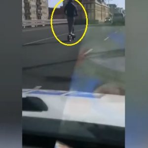 VIDEÓ: Rollerrel suhan a Vácin – Téged zavarnak, megtűröd vagy nem is érdekelnek?