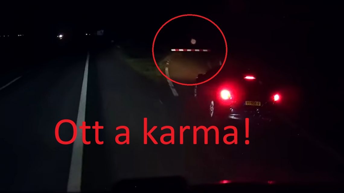VIDEÓ: Úgy telibe verték a büntetőfékezőt, hogy a lezárt lehajtón ment ki VIDEÓ: Úgy telibe verték a büntetőfékezőt, hogy a lezárt lehajtón ment ki
