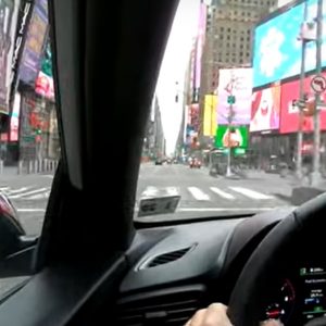 VIDEÓ: Autózz nálunk New York üres utcáin