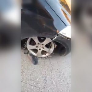 VIDEÓ: Elképesztő figura! Nem tudták a srácok ott tartani, pedig mindent megtettek :)