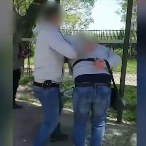 VIDEÓ: Jelblokkolókat használtak, autókat törtek fel. Őket is megfogták!