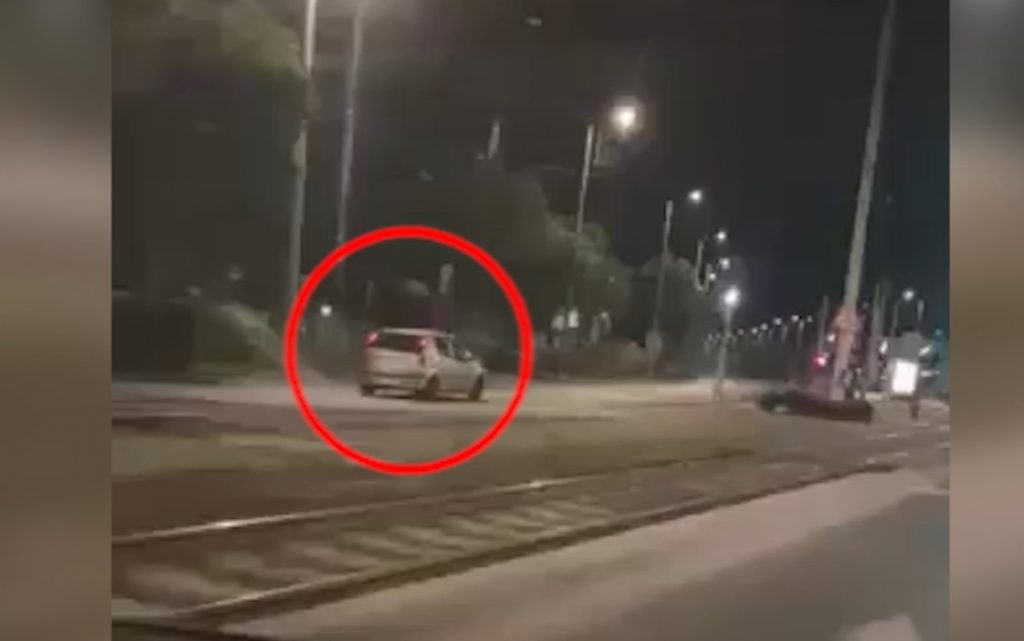 VIDEÓ: Így hajtott éjjel szembe a forgalommal a Könyves Kálmán körúton. Üldözték, elkapták