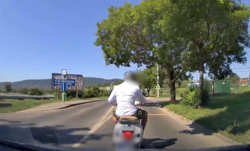 VIDEÓ: Most ez komoly, hogy már motorral is büntetőfékeznek?
