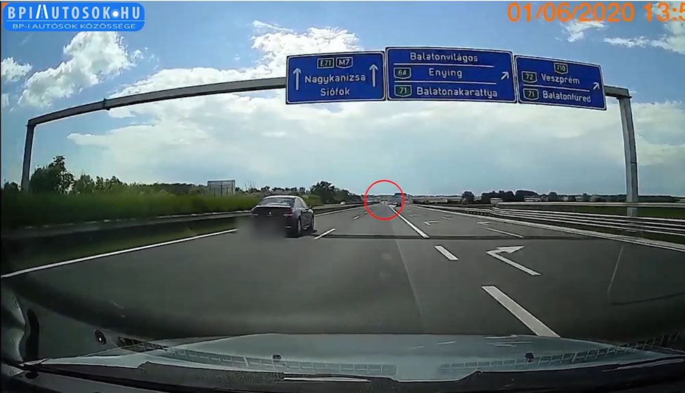 VIDEÓ: Döbbenetes, amit az M7-esen művelt tegnap ez a sofőr