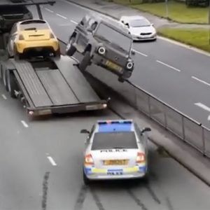 VIDEÓ: Majd ha így lógsz meg a rendőr elől, akkor menj utadra… :)