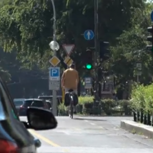 Egy felmérés szerint elképesztően megosztó a kerékpársávok meghagyásának kérdése