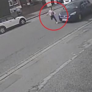 VIDEÓ: Sokkoló videót tett közzé egy 11 éves kislány balesetéről a brit rendőrség